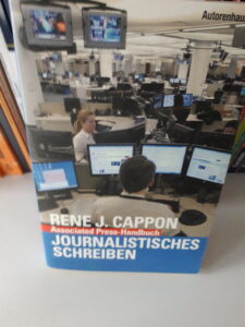 Buchcover von R. J. Cappon: Journalistisches Schreiben - Foto von O. Fritz